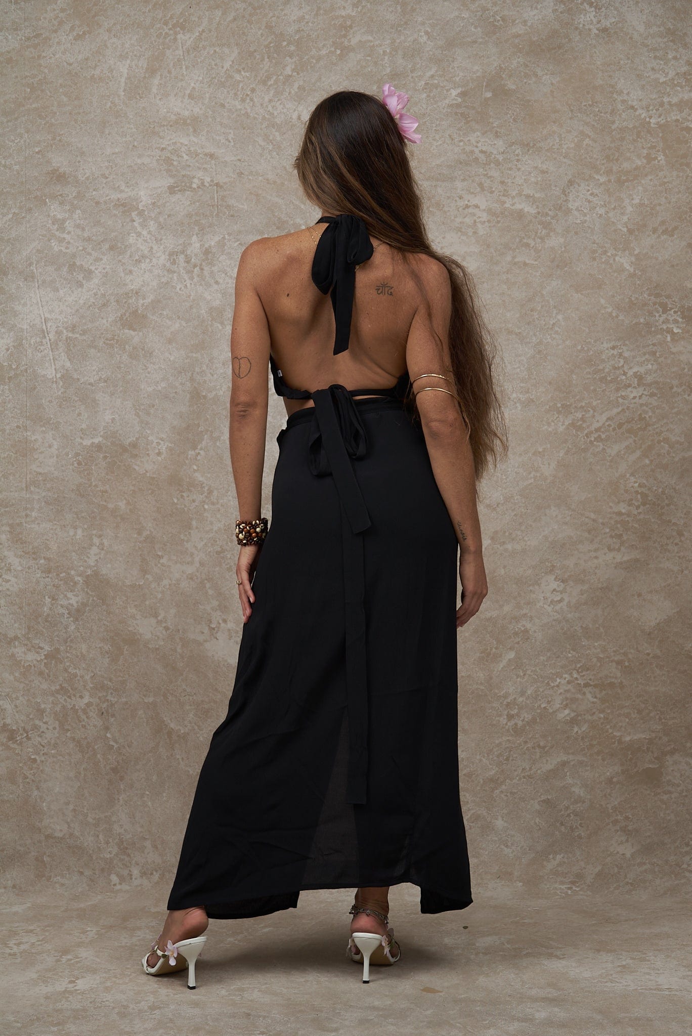 Zahara Top ~ Black - Waev Sports